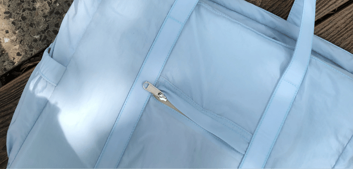 Detail bahan tas Esgotado warna biru